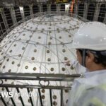 Qué son los neutrinos, las "partículas fantasma" del universo por las que el belga Francis Halzen ganó el Nobel de Física