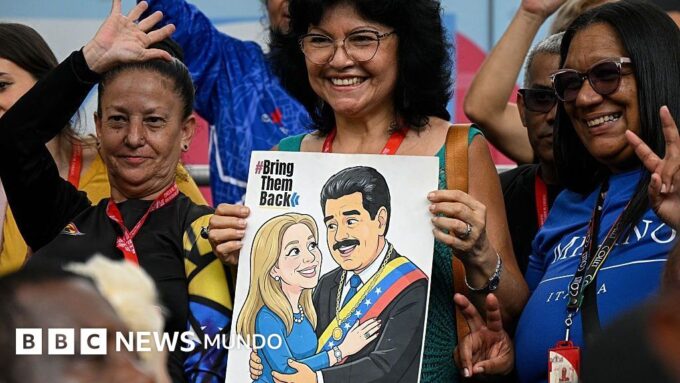 "No hay intención de mantener viva su memoria": cómo se va difuminando la figura de Maduro en la nueva Venezuela de Delcy Rodríguez
