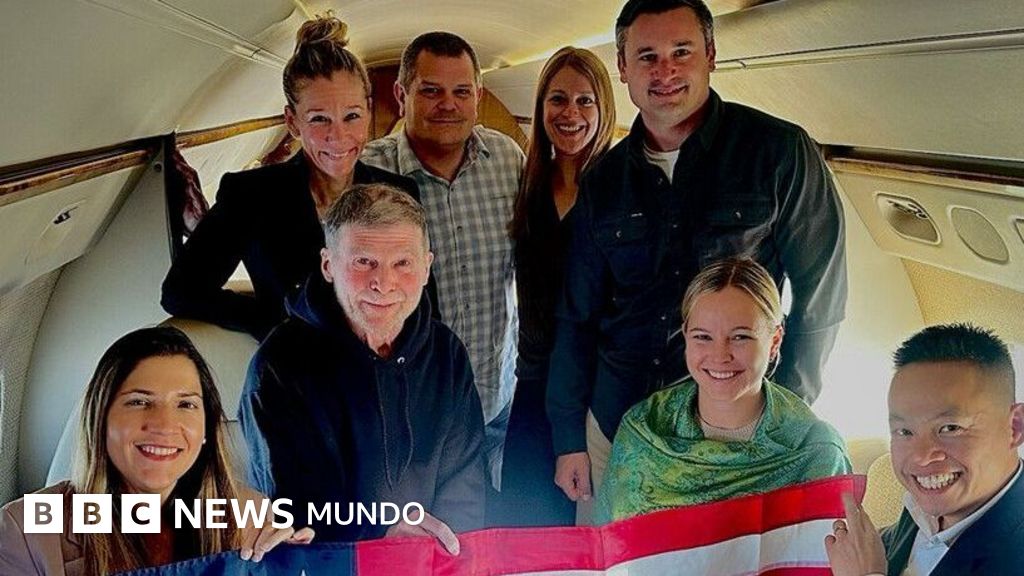 Quién es Stephen Hubbard, el exprofesor estadounidense liberado tras pasar 4 años en la cárcel en Rusia