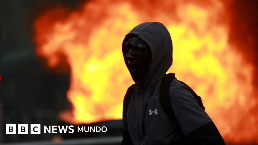 "No hay lugar para la violencia": edificios en llamas, saqueos y más de 1.200 detenidos en multitudinarias protestas en Francia con acusaciones cruzadas entre el gobierno y la izquierda