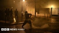 Casi 1.000 detenidos en Francia después de que miles de personas salieran a las calles a protestar