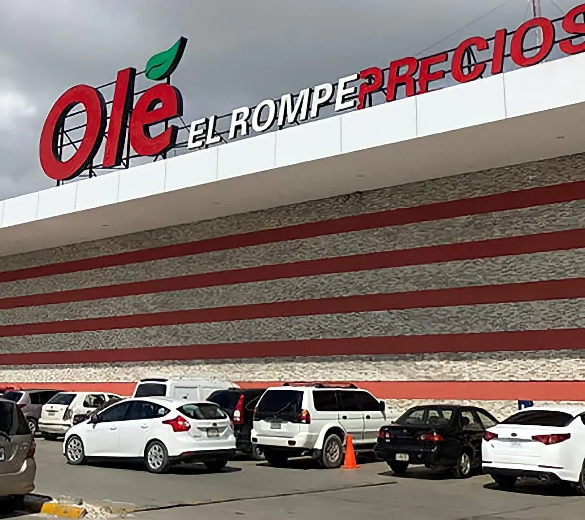 Hipermercados Olé atribuye reducción de bonificación a resultados económicos y asegura que cumplió con sus empleados